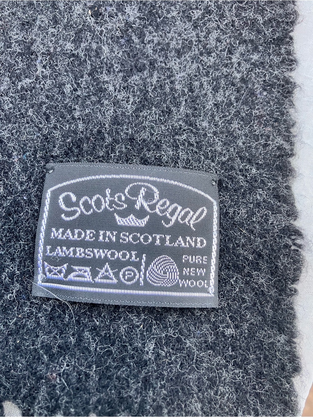 Scotland lambswool fringed scarf charcoal / black - Picture 2 of 6